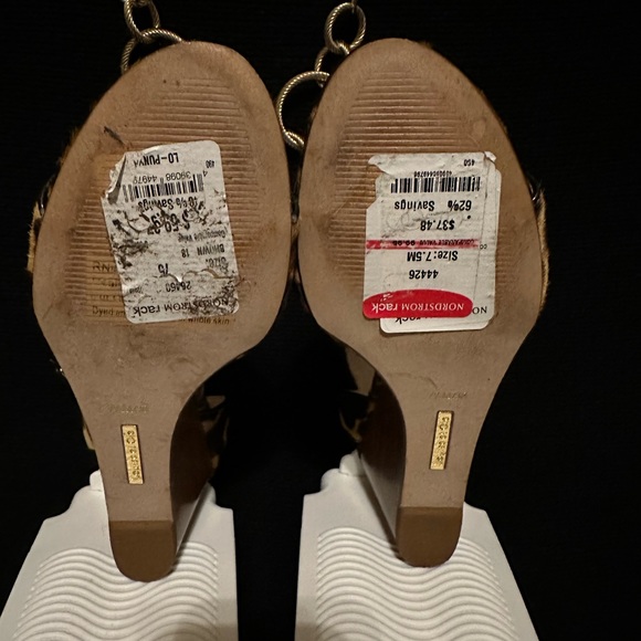 Leopard print low wedge. - Picture 4 of 5